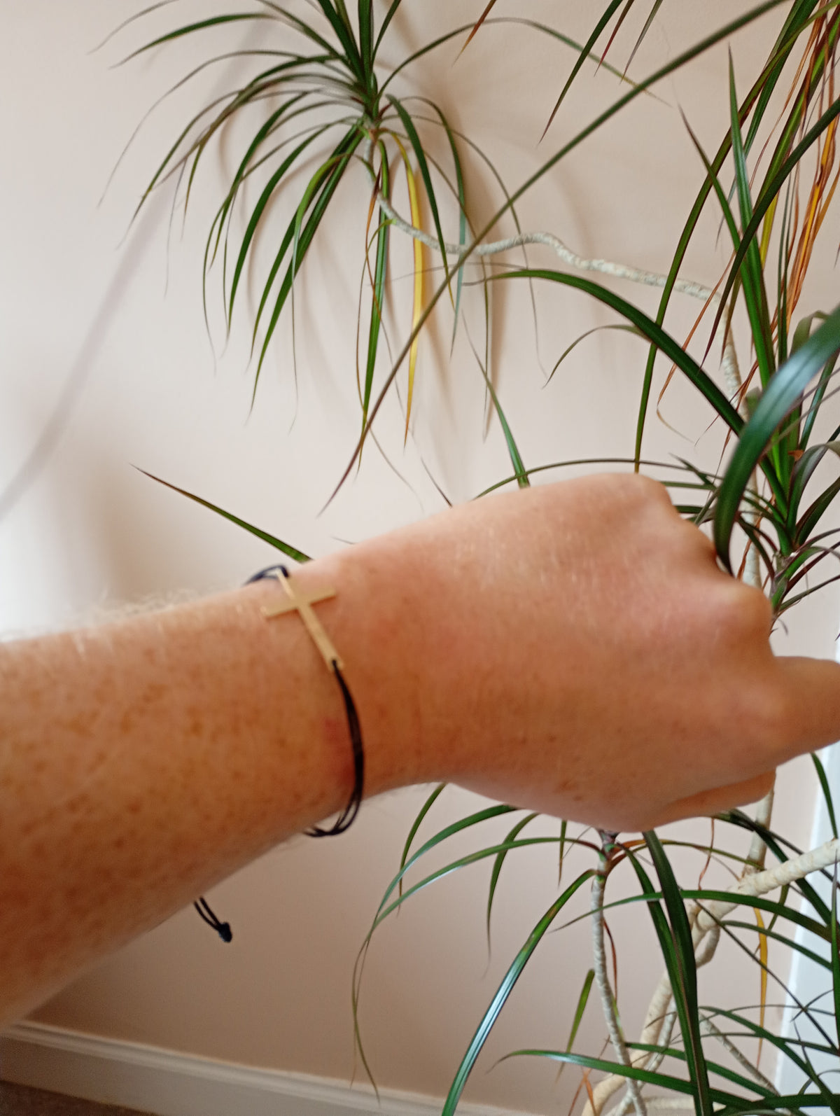 Minimalist Cross Bracelet